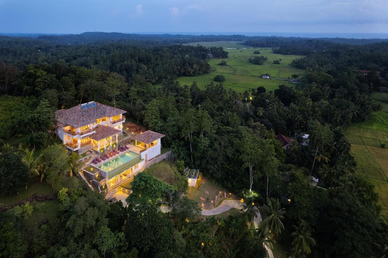 The Divine Villa Talpe Luaran gambar